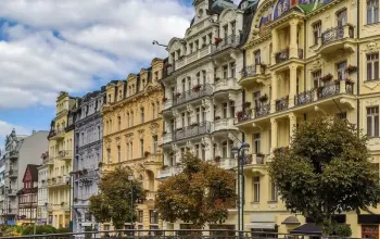 Poznávání Karlových Varů s polopenzí pro dva a hotel na kolonádě – dárek a zážitek