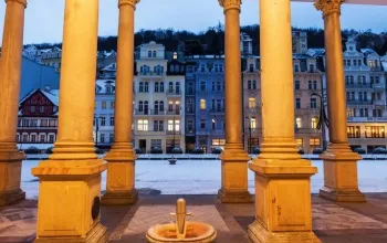 Poznávání Karlových Varů s polopenzí pro dva a hotel na kolonádě