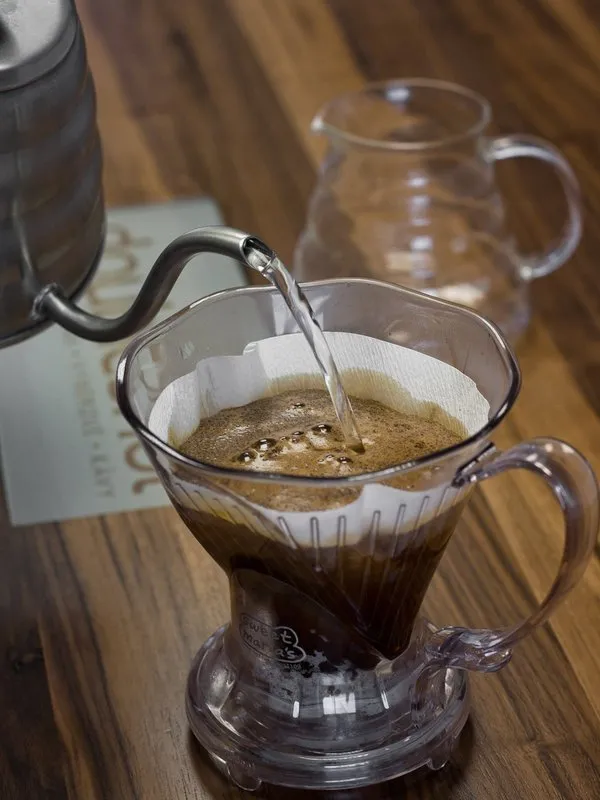 Online kurz přípravy kávy s pražírnou DOUBLESHOT + 5 druhů špičkové kávy + sada na přípravu kávy + kvalitní mlýnek