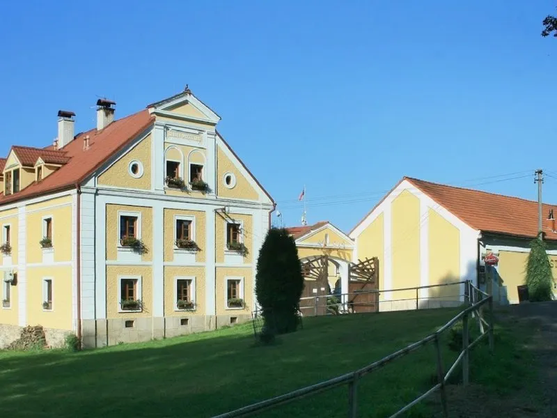 Romantický pobyt na statku Stein — dvoudenní wellness pro dva + pětichodová večeře při svíčkách