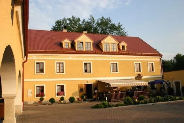Romantický pobyt na statku Stein — dvoudenní wellness pro dva + pětichodová večeře při svíčkách