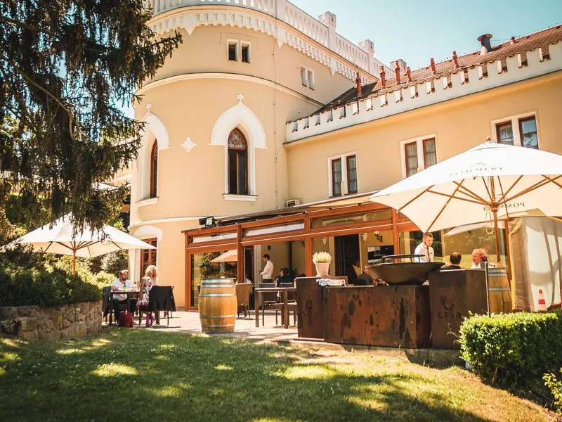 Zámecký odpočinek pro dva a privátní wellness