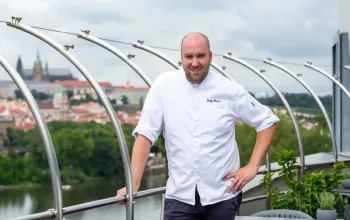 Večeře v Tančícím domě