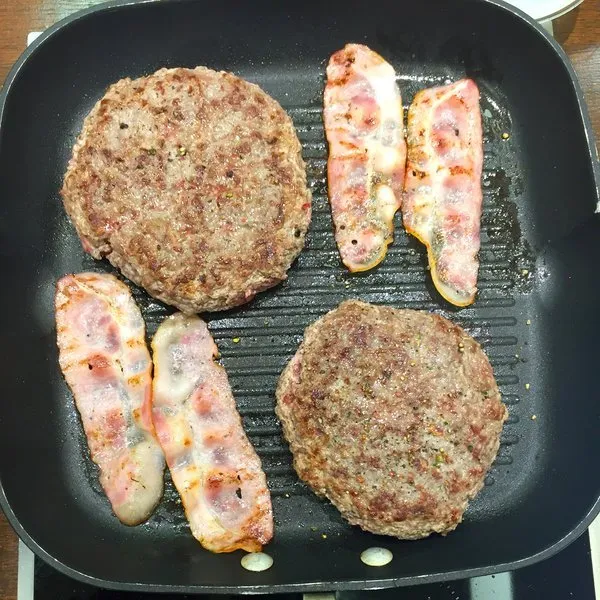 Kurz vaření: Masa, steaky a burgery
