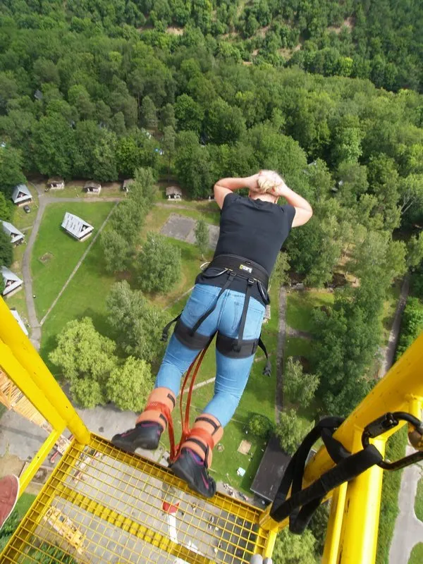 Bungee jumping z jeřábu ve dvou