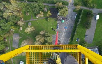 Bungee jumping z jeřábu ve dvou