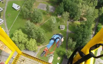 Bungee jumping z jeřábu ve dvou