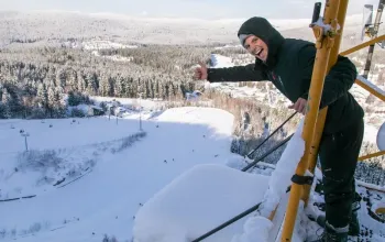 Bungee jumping z věže