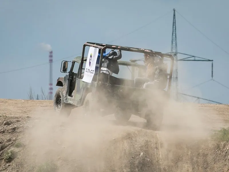 Divoký Hummer 2 v 1