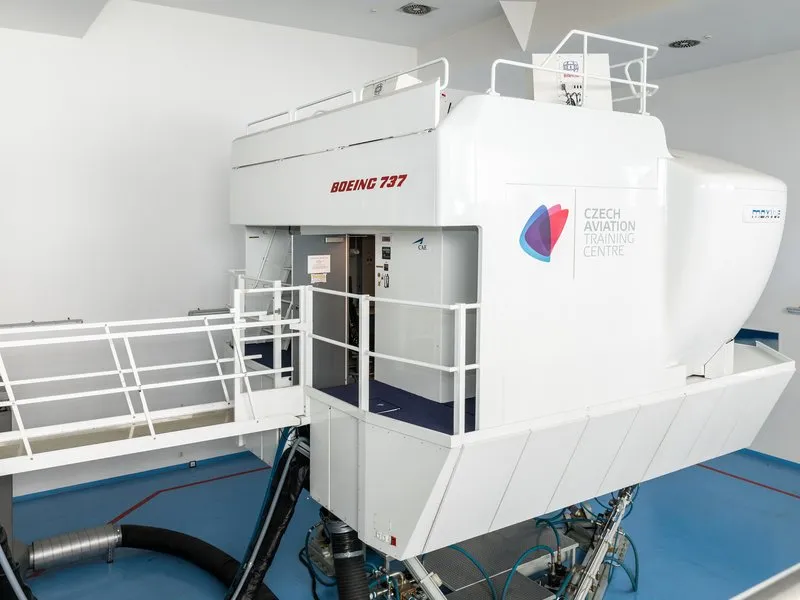 Certifikovaný plně pohyblivý simulátor Boeing 737