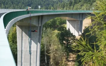 Bungee skok do houpačky ve dvou – dárek a zážitek