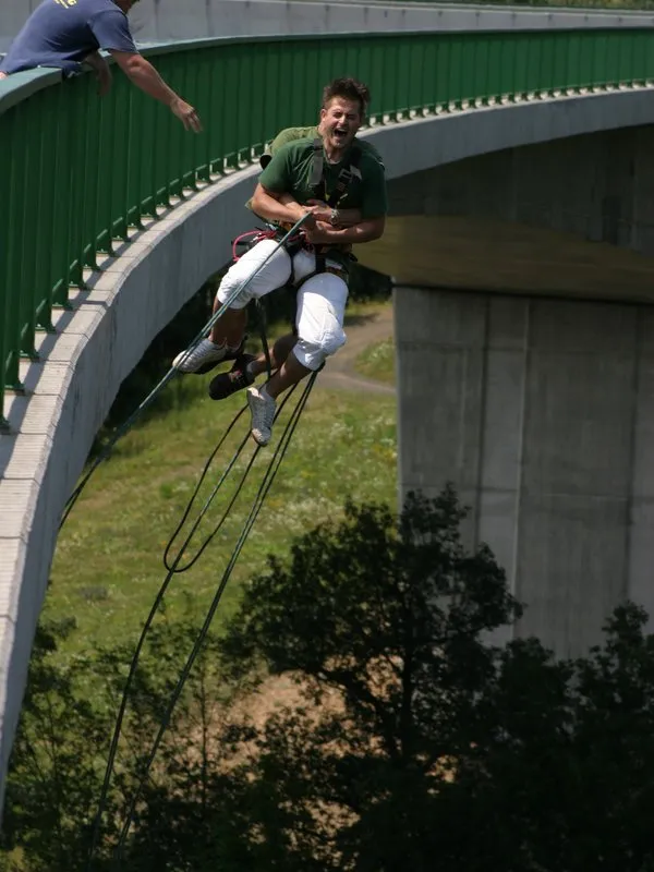 Bungee skok do houpačky ve dvou