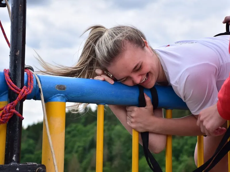 Bungee jumping z mostu ve dvou
