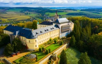 Letní víkendová zámecká romantika s polopenzí a unikátním wellness – dárek a zážitek