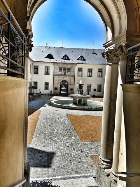 Romantická večeře v zámecké krčmě