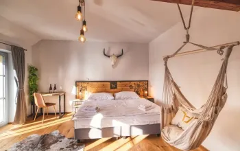 Pivní hotel s pípou na pokoji a wellness v pivních lázních – dárek a zážitek