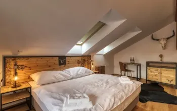 Pivní hotel s pípou na pokoji a wellness v pivních lázních