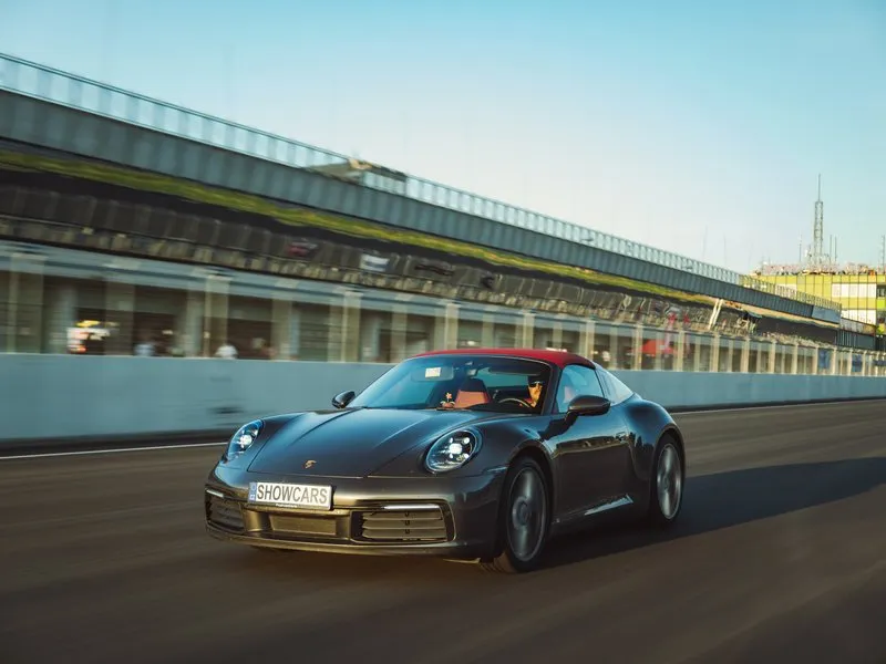 Jízda v Porsche 911 Carrera na polygonu