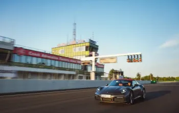 Jízda v Porsche 911 Carrera na polygonu