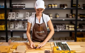 Dárkový balíček čokolád, vína, rumu a kávy + videodegustace s čokoládovnou Janek