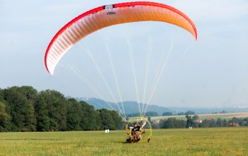 Motorový paragliding
