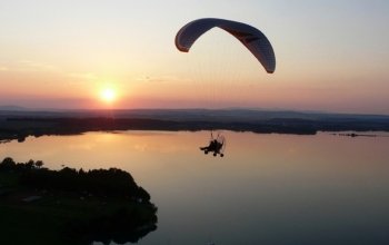 Motorový paragliding