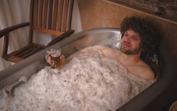 Relaxační pivní koupel pro milovníky piva