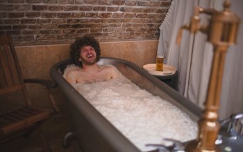 Relaxační pivní koupel pro milovníky piva