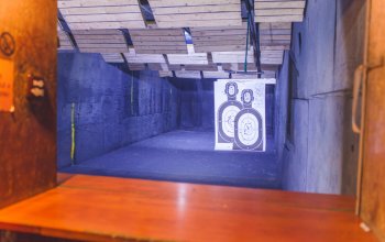 Střelba na kryté střelnici Praha