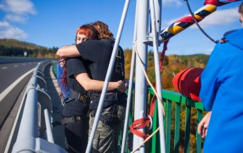 Bungee jumping z nejvyššího mostu ČR