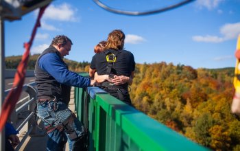Bungee jumping z nejvyššího mostu ČR