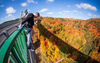 Bungee jumping z nejvyššího mostu ČR