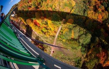 Bungee jumping z nejvyššího mostu ČR