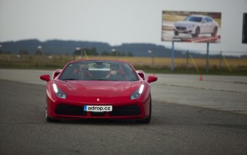 Jízda ve Ferrari 488 Spider na okruhu