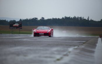 Jízda ve Ferrari 488 Spider na okruhu