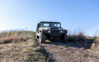 Řízení legendárního vozu Humvee