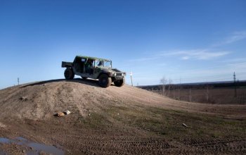 Řízení legendárního vozu Humvee