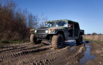Řízení legendárního vozu Humvee