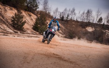 Motorky na enduro trati