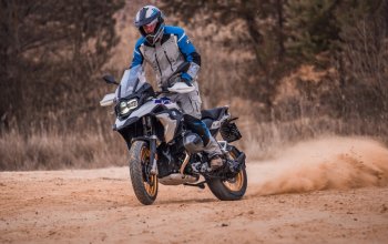 Motorky na enduro trati