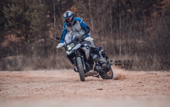 Motorky na enduro trati