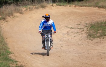 Motorky na enduro trati