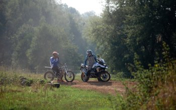 Motorky na enduro trati