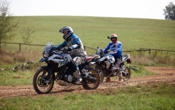Motorky na enduro trati
