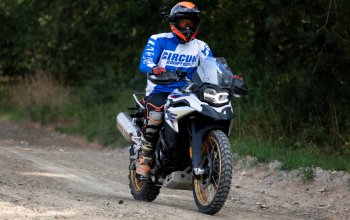 Motorky na enduro trati