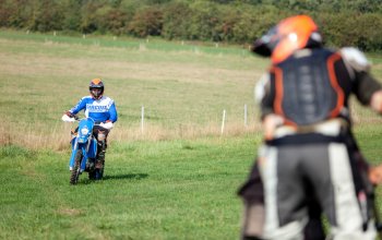 Motorky na enduro trati