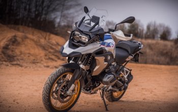 Motorky na enduro trati