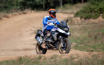 Motorky na enduro trati