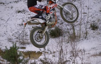 Motorky na trialové trati