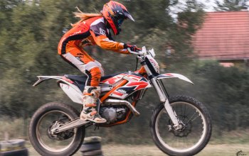 Motorky na trialové trati